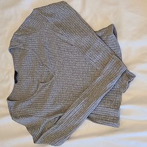 Gray long sleeve crop top